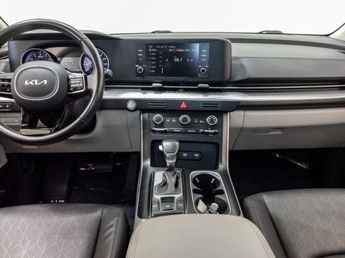 Used 2024 Kia Carnival LX FWD image 26
