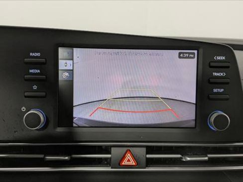 Used 2025 Hyundai Elantra SE FWD image 30