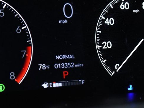 Used 2025 Honda HR-V EX-L image 31