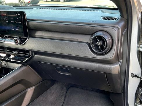 Used 2023 Chevrolet Colorado Trail Boss AWD/4WD image 13