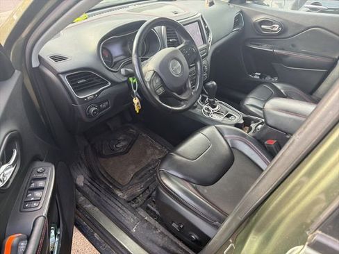 Used 2021 Jeep Cherokee Trailhawk w/ Sun, Sound & Nav Group AWD/4WD image 5