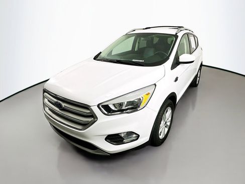 Used 2019 Ford Escape SE FWD image 3