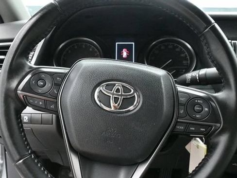 Used 2022 Toyota Camry SE FWD image 14