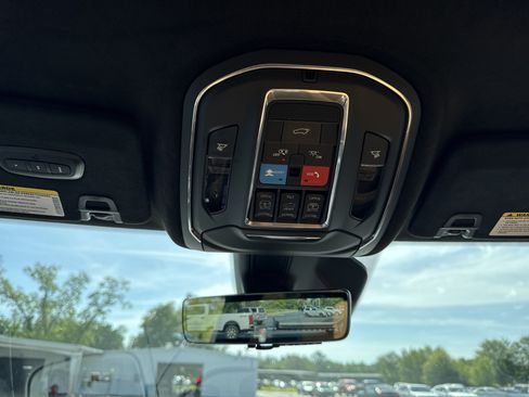 Used 2025 Jeep Grand Cherokee L Summit AWD/4WD image 22
