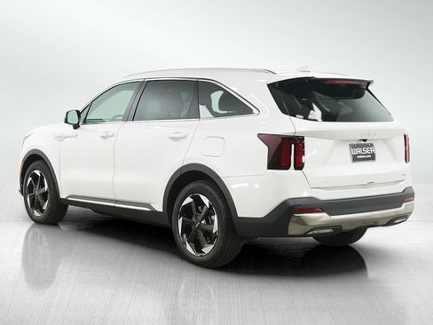 Used 2025 Kia Sorento EX AWD/4WD image 4