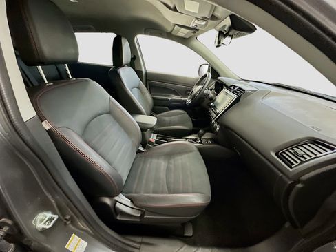 Used 2025 Mitsubishi Outlander Sport SE image 31