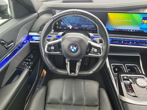 Used 2025 BMW 740i xDrive AWD/4WD image 17