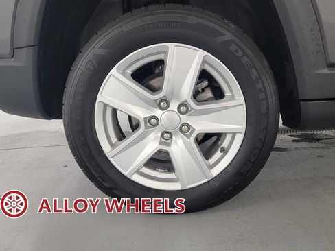 Used 2022 Jeep Compass Latitude image 14