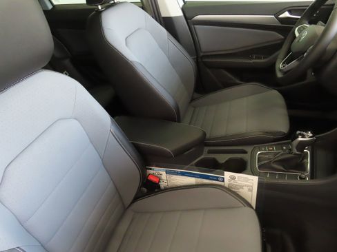 New 2026 Volkswagen Jetta SE FWD image 26