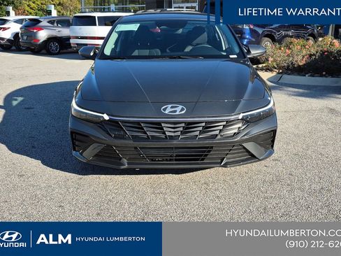 New 2026 Hyundai Elantra SE FWD image 3