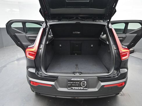 Used 2024 Volvo XC40 B5 Plus w/ Protection Package Premier AWD/4WD image 9
