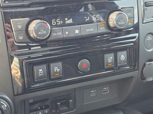 Used 2024 Nissan Titan PRO-4X w/ Pro-4x Convenience Package AWD/4WD image 33