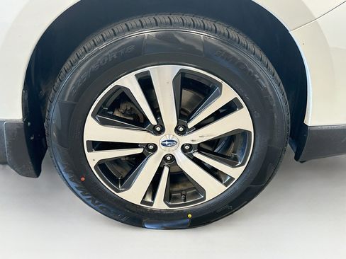 Used 2018 Subaru Outback 2.5i Limited AWD/4WD image 11