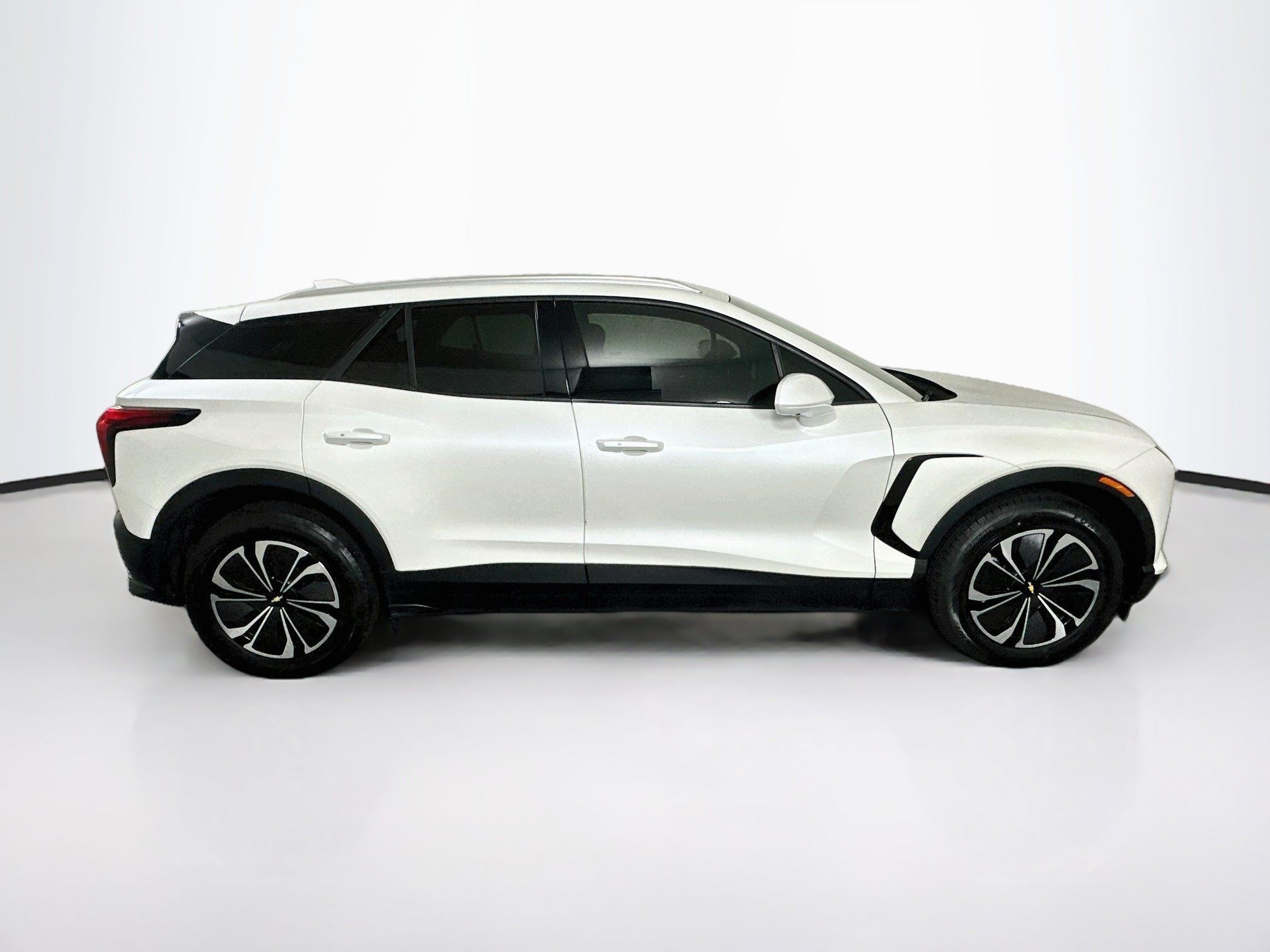 Used 2024 Chevrolet Blazer EV LT AWD/4WD image 10