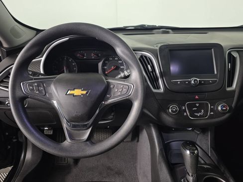 Used 2018 Chevrolet Malibu LS FWD image 9