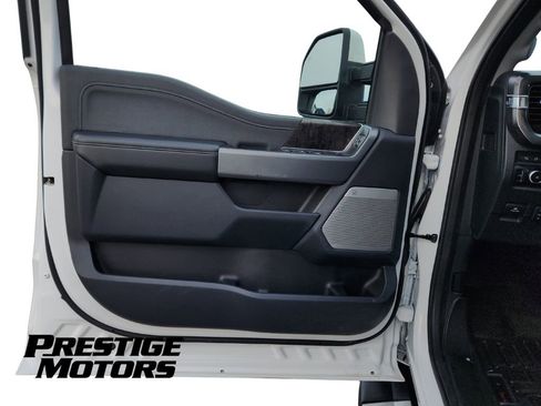 Used 2023 Ford F350 Lariat image 31