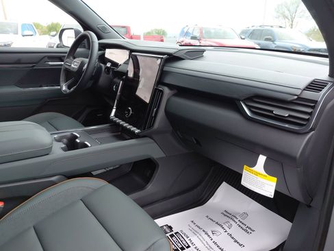 New 2026 GMC Acadia AT4 image 40