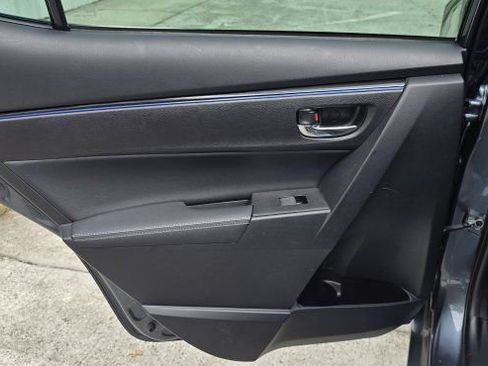 Used 2017 Toyota Corolla SE FWD image 29