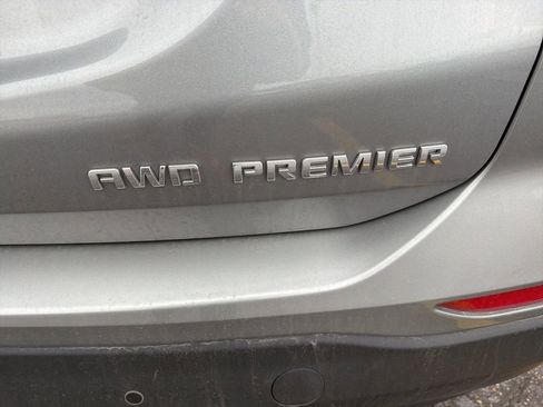 Used 2024 Chevrolet Equinox Premier image 3