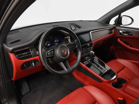 Certified 2024 Porsche Macan GTS w/ Premium Plus Package AWD/4WD image 52