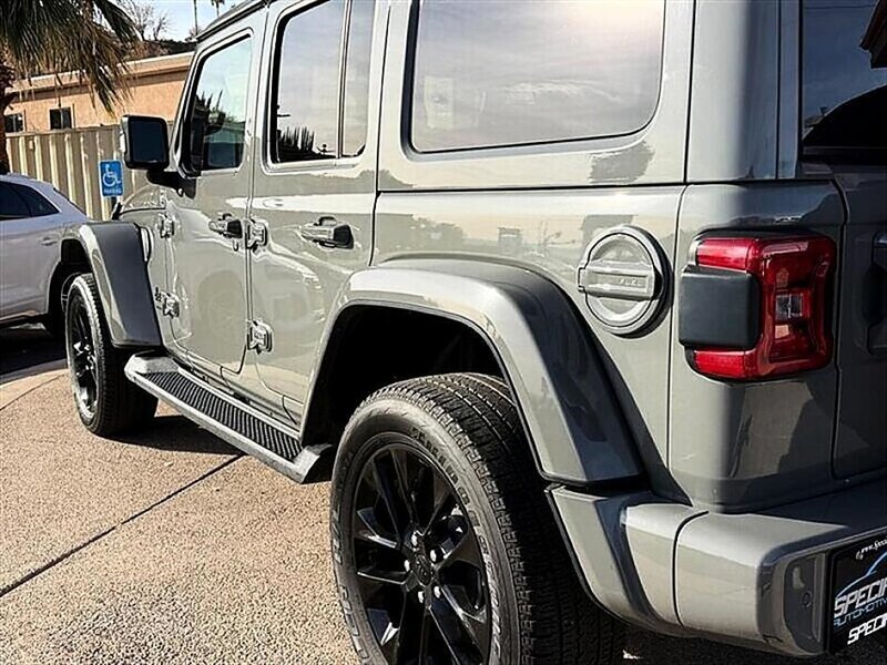 Used 2023 Jeep Wrangler Unlimited Sahara AWD/4WD image 23