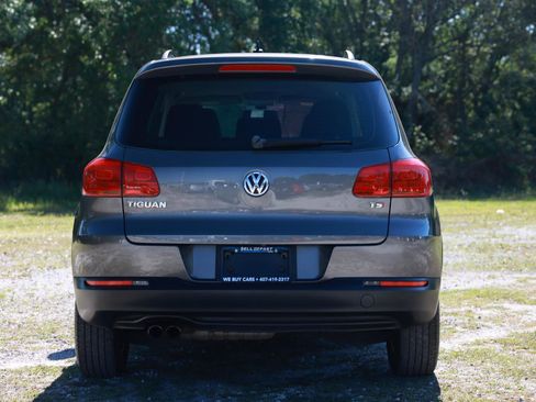 Used 2016 Volkswagen Tiguan S image 7