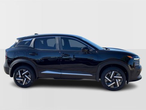 New 2026 Nissan Kicks SV image 8