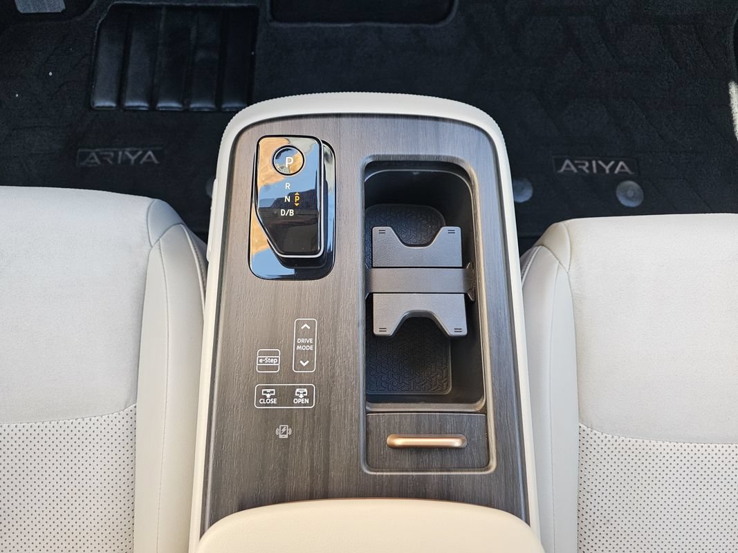 Used 2024 Nissan Ariya AWD image 28