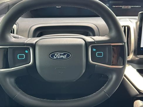 Certified 2025 Ford Expedition Active AWD/4WD image 10