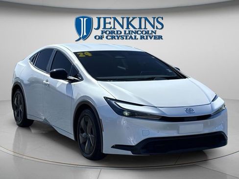 Used 2024 Toyota Prius LE image 5