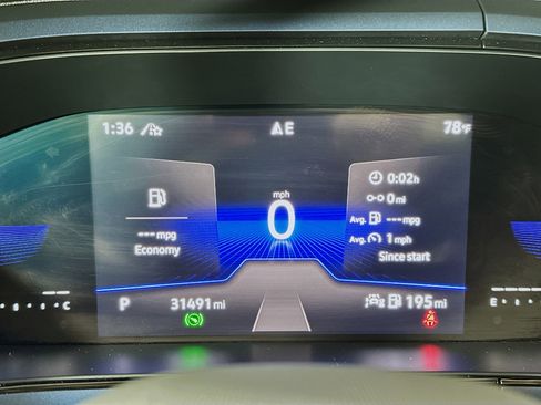 Used 2023 Volkswagen Taos SE w/ Panoramic Sunroof Package AWD/4WD image 12