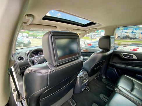 Used 2017 Nissan Pathfinder Platinum w/ Family Entertainment Package AWD/4WD image 15