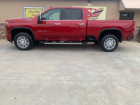 Used 2020 Chevrolet Silverado 2500 High Country w/ Technology Package AWD/4WD image 5