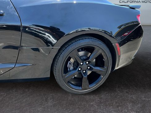 Used 2018 Chevrolet Camaro SS RWD image 9