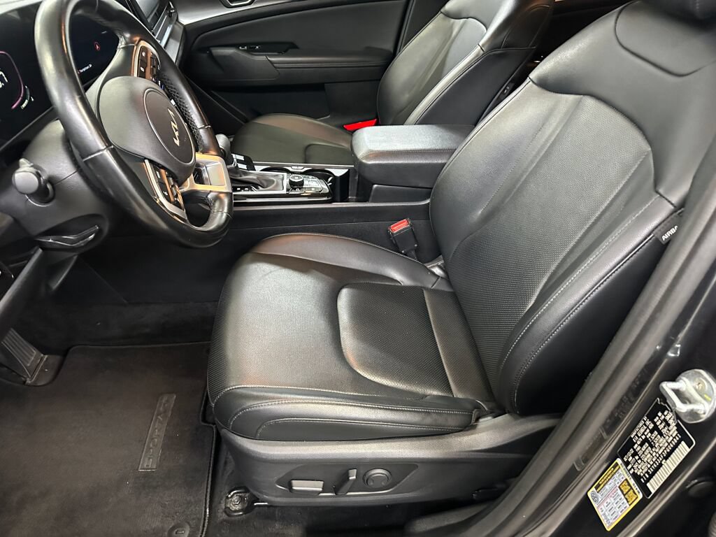 Used 2023 Kia Sportage EX FWD image 5
