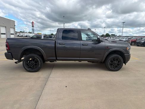 Used 2022 RAM 2500 Laramie w/ Night Edition AWD/4WD image 2