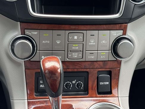 Used 2013 Toyota Highlander Limited AWD/4WD image 5
