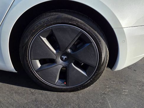 Used 2021 Tesla Model 3 Standard Range Plus RWD image 21