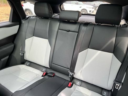 New 2026 Land Rover Range Rover Velar Dynamic SE AWD/4WD image 21