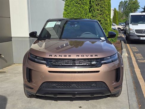 Used 2024 Land Rover Range Rover Evoque S image 3