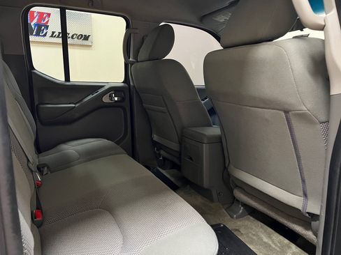 Used 2018 Nissan Frontier SV RWD image 22