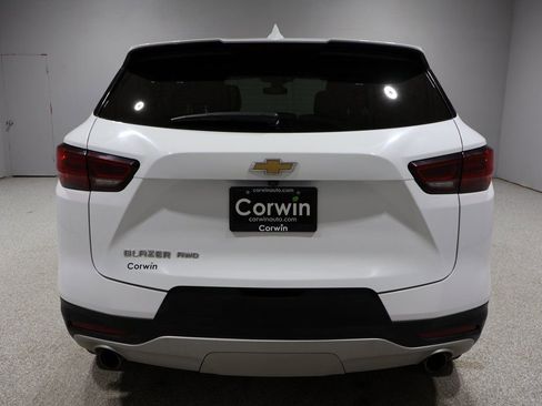 Used 2025 Chevrolet Blazer LT image 3