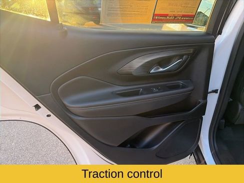 Used 2024 GMC Terrain SLT image 17