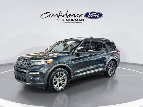 Used 2023 Ford Explorer XLT w/ Equipment Group 202A RWD image 4