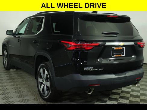 Used 2023 Chevrolet Traverse LT w/ LT Premium Package AWD/4WD image 5