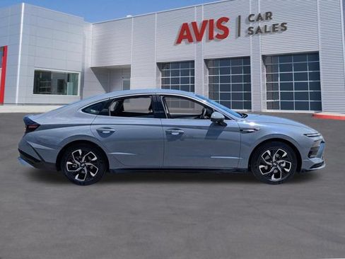 Used 2025 Hyundai Sonata SEL FWD image 4