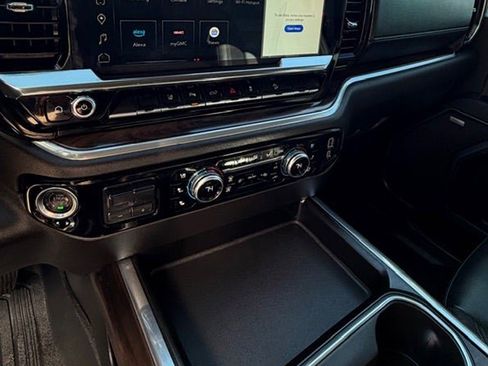 Certified 2025 GMC Sierra 2500 SLT w/ SLT Premium Package image 12