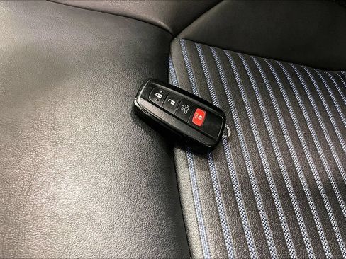 Used 2022 Toyota RAV4 XSE AWD/4WD image 11