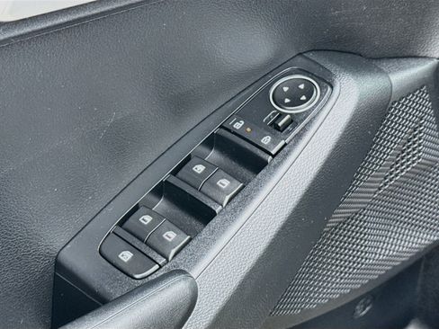 Used 2025 Kia Seltos LX AWD/4WD image 10
