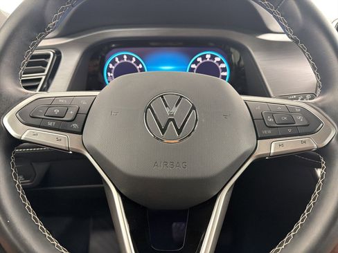 Used 2025 Volkswagen Atlas Cross Sport SE FWD image 15